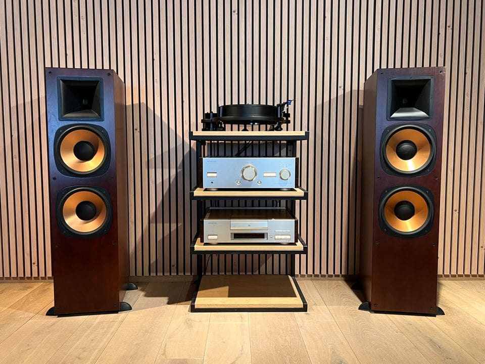 Paar Klipsch RF-7 in kersenhout met hoorntweeter en twee koperkleurige woofers