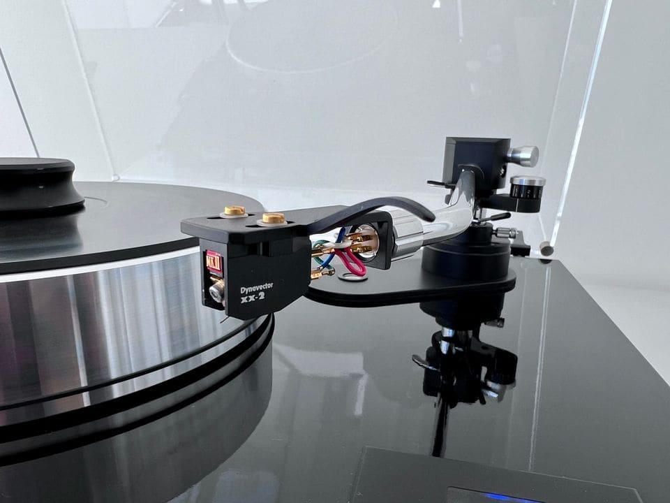 Dynavector XX-2 MKII element in de headshell van de Ortofon RS-309D toonarm