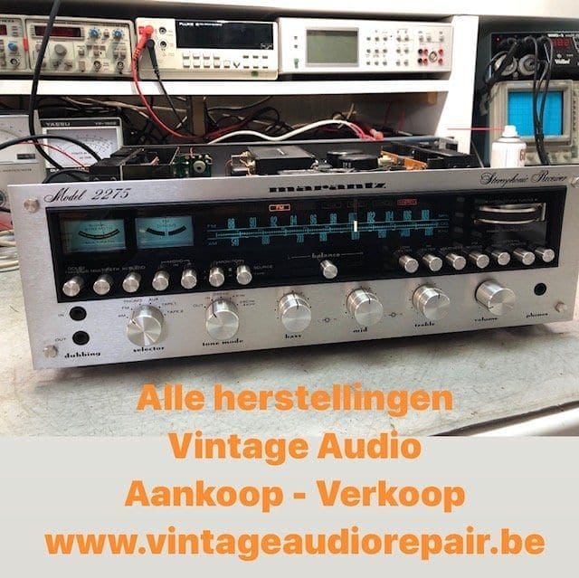 Marantz 2275 met verlichte blauwe schaal en meters na de revisie, met tekst Alle herstellingen Vintage Audio