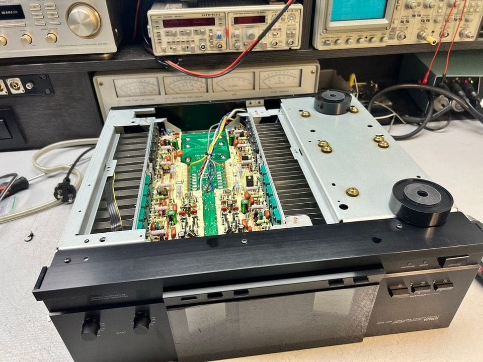 Yamaha MX-1000 in de werkplaats, foto 2